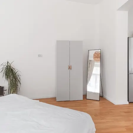 Luminous For 2 Near Wenceslas Square By Days Praha
