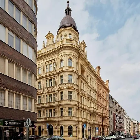 Luminous For 2 Near Wenceslas Square By Days Praha