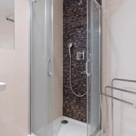Apartment Luminous For 2 Near Wenceslas Square By Days Prague