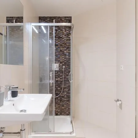 Apartment Luminous For 2 Near Wenceslas Square By Days